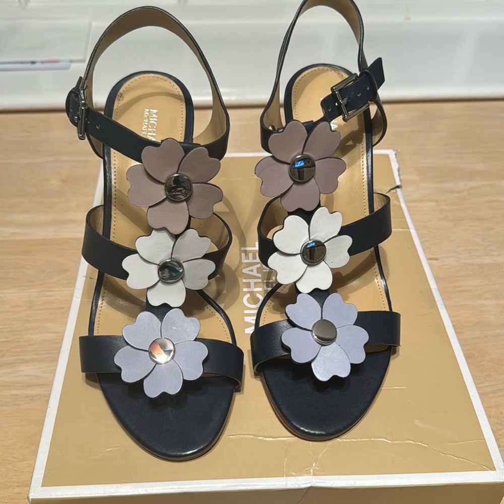 Michael Kors Kit Sandal size 10